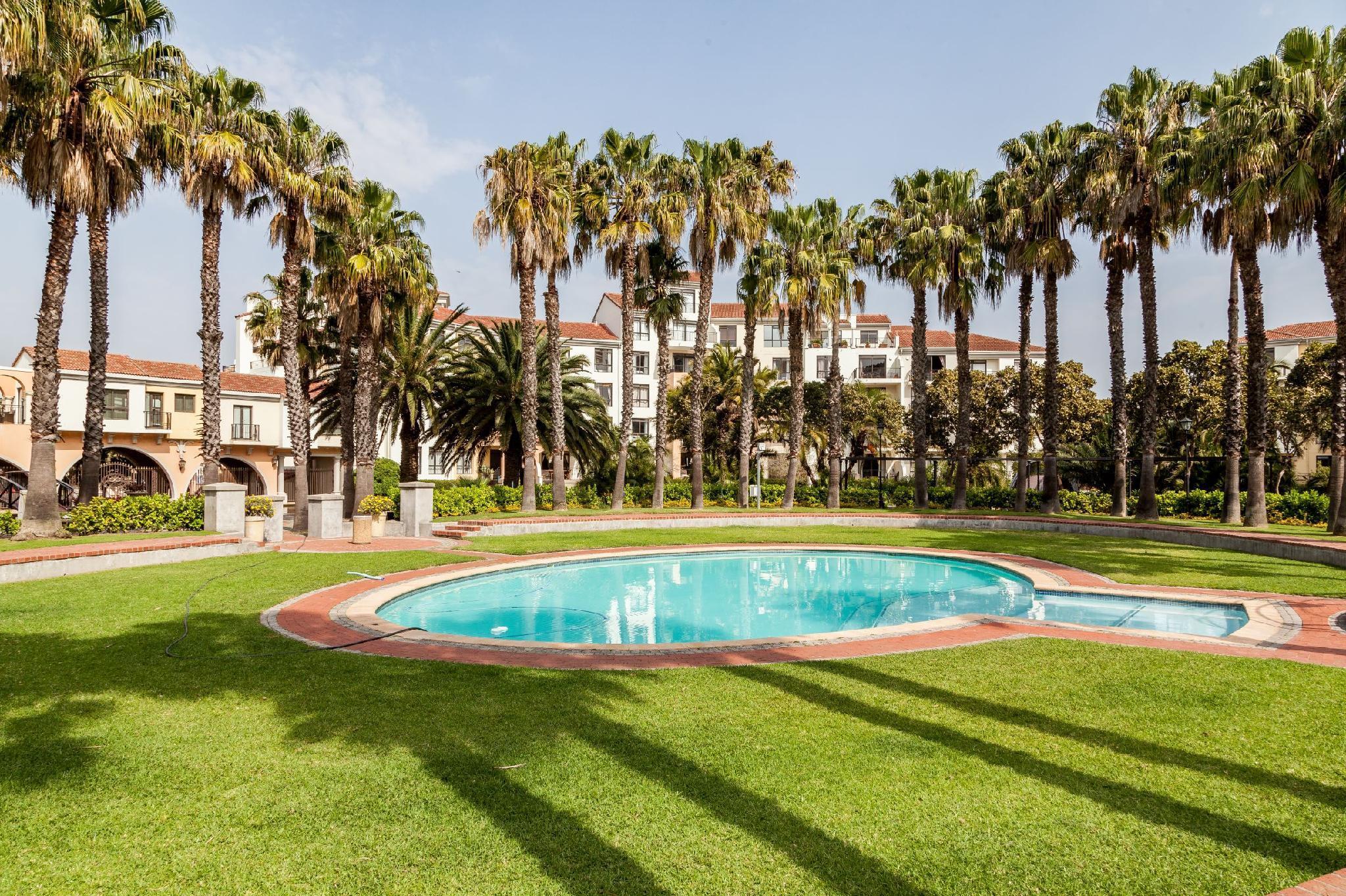 Island Club Hotel & Apartments Cape Town Exterior photo